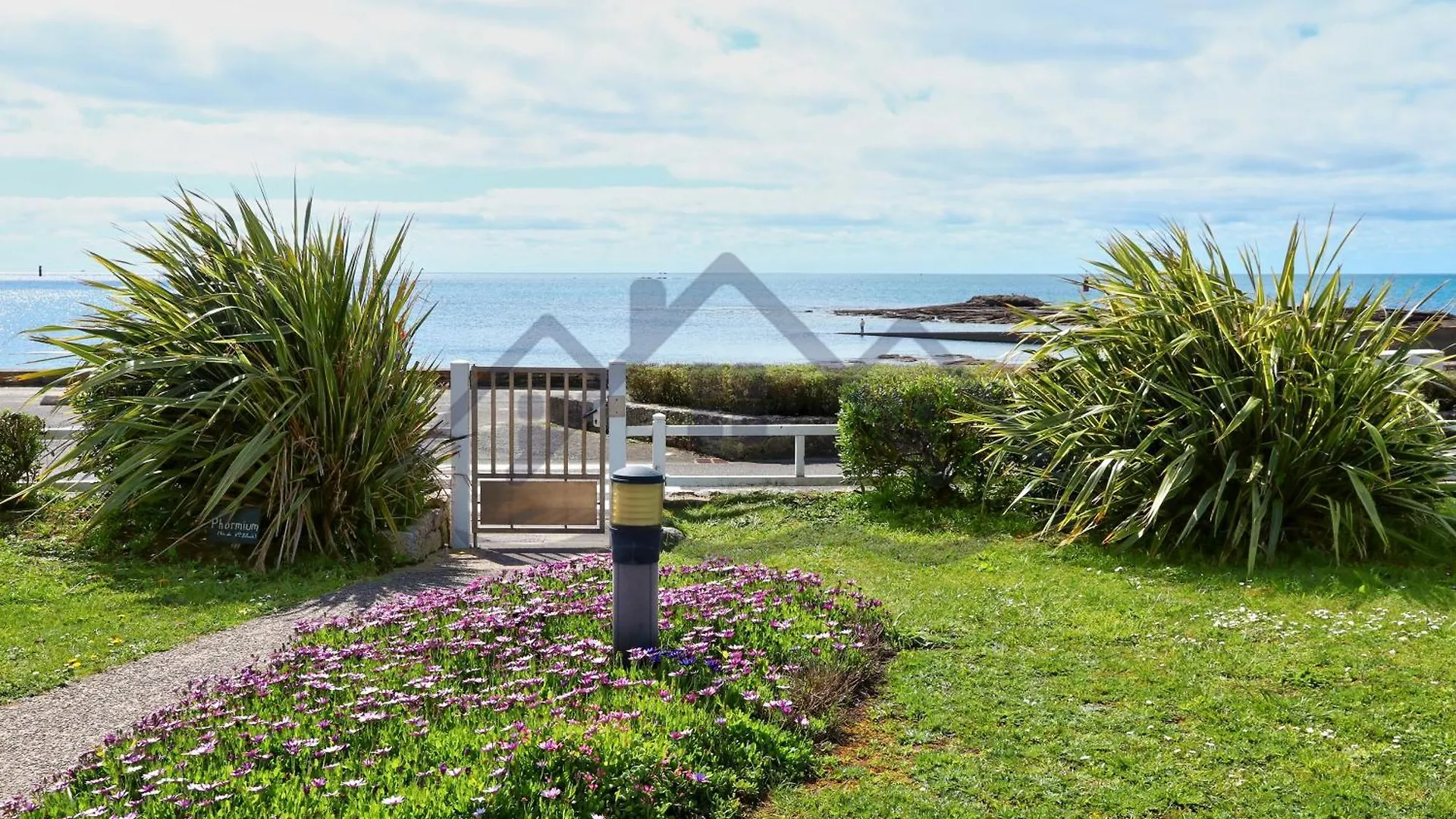 Localise - A18 - Appartement Avec Balcon - Petite Vue Mer A Travers Le Palmier - Piscine De Avril A Septembre - Wifi Inclus - Animaux Admis - Draps Inclus - Parking Inclus Guilvinec