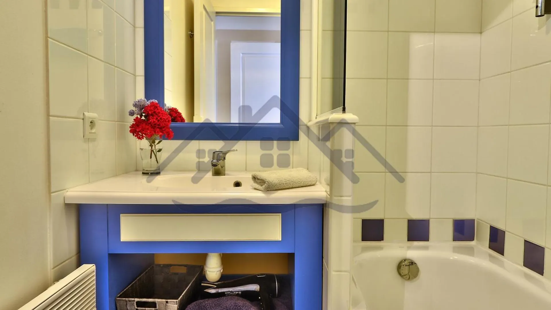 Apartment Localise - A18 - Appartement Avec Balcon - Petite Vue Mer A Travers Le Palmier - Piscine De Avril A Septembre - Wifi Inclus - Animaux Admis - Draps Inclus - Parking Inclus Guilvinec